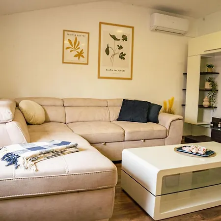 Skalin Apartment *
